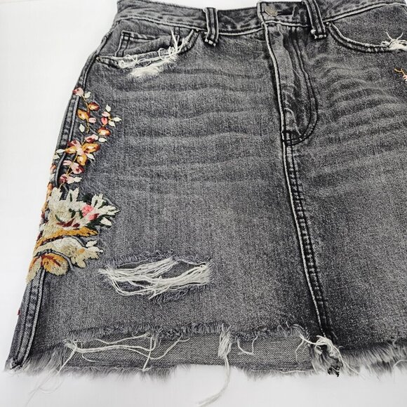 Abercrombie & Fitch Floral Embroidered Distressed Denim Faded Black Wash Skirt - Picture 3 of 8